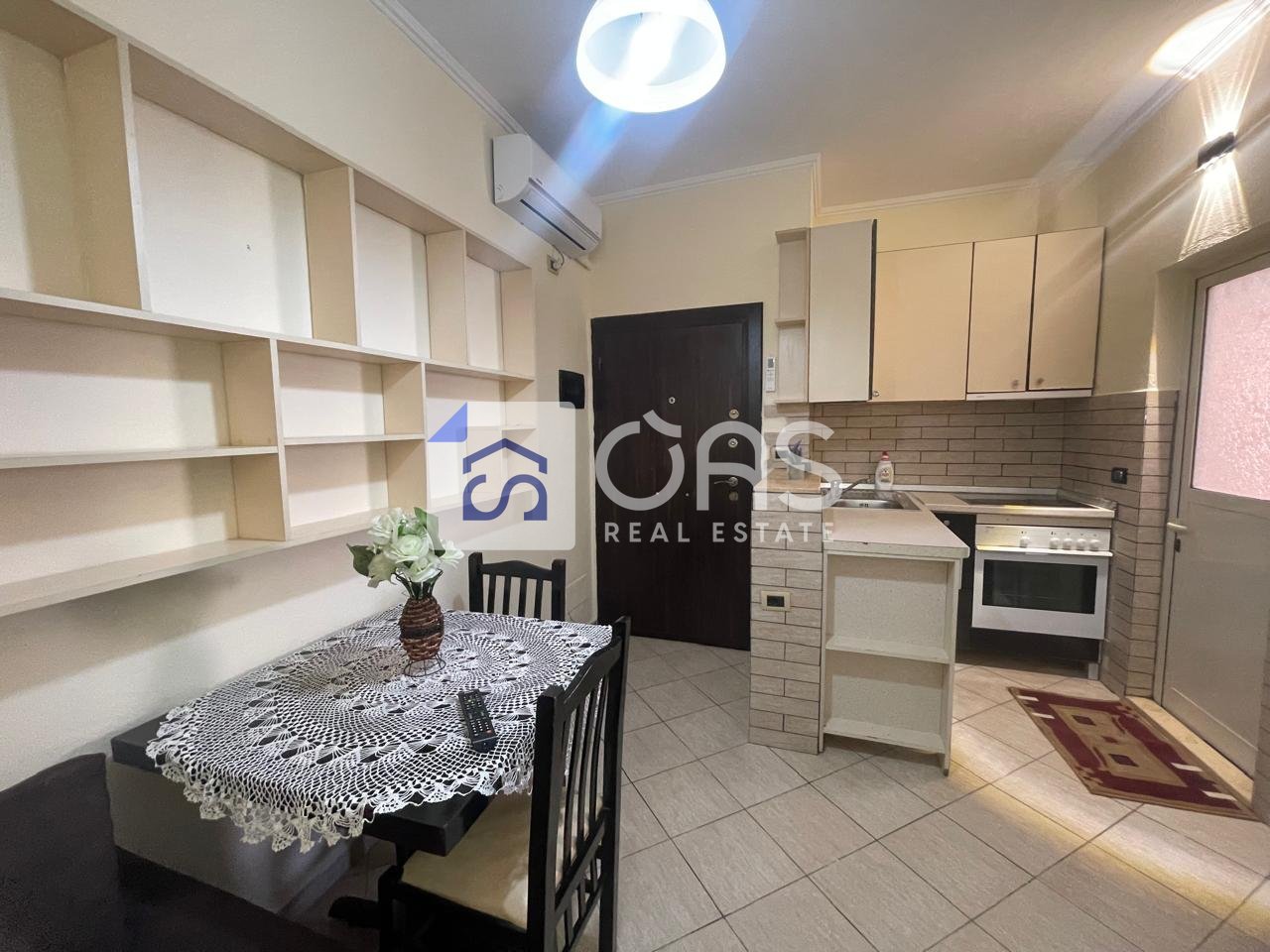 Jepet APARTAMENT me qera 1+1 5 MAJ (Prane Concord)
