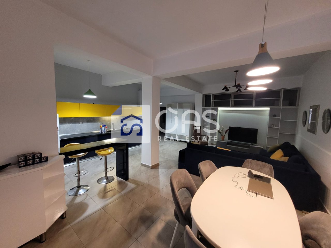 Jepet apartament me qera 2+1 tek Pazari i Ri