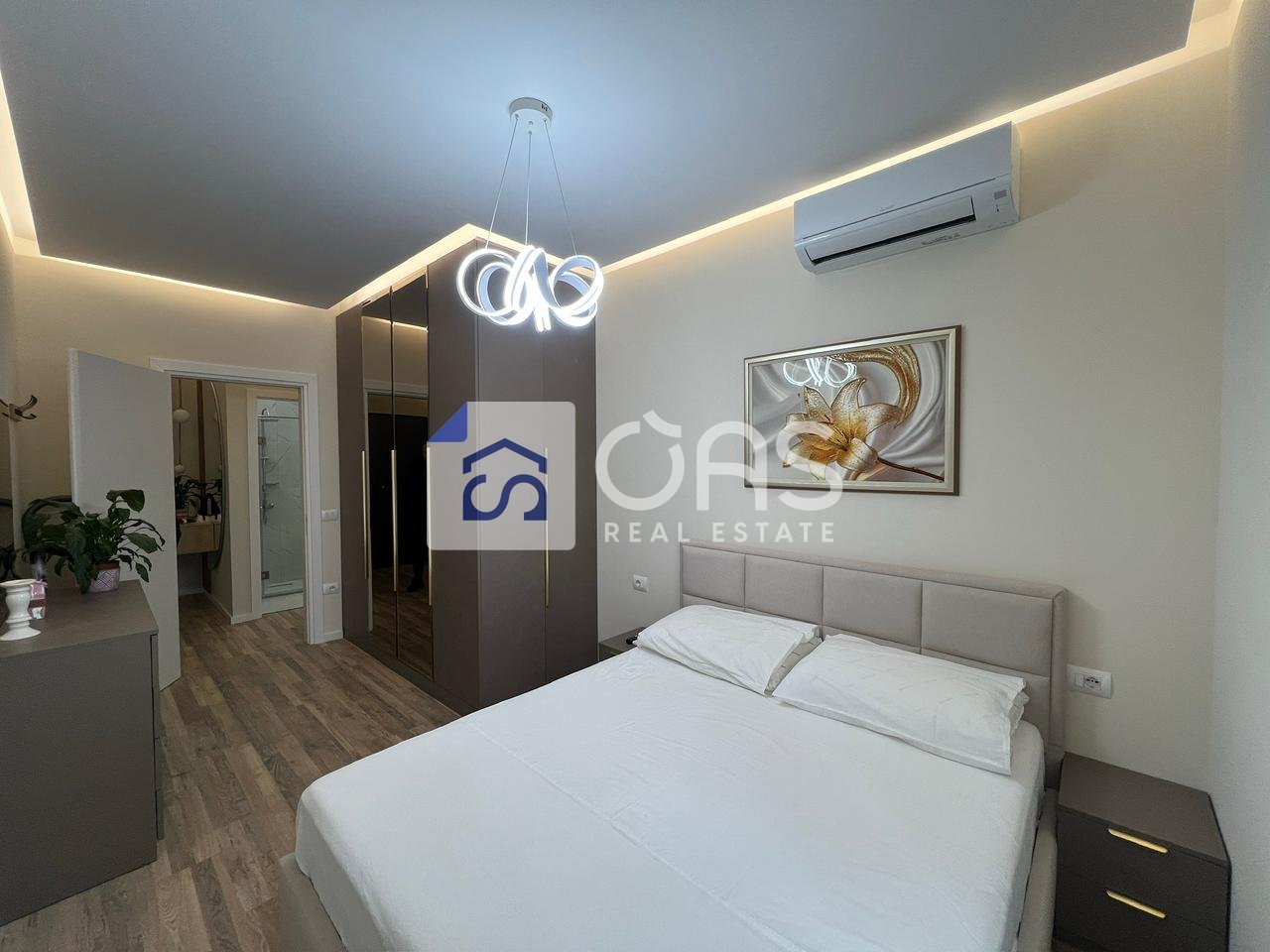 Jepet apartament me qera 1+1 tek Rruga e Kosovareve