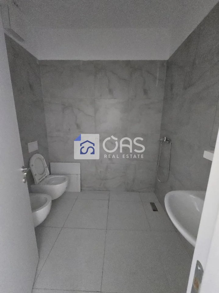 Jepet me qera apartament 1+1 Te Univers City