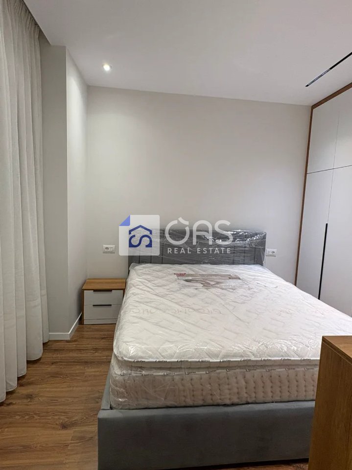 Jepet apartament me qera 1+1 Ne Laprake