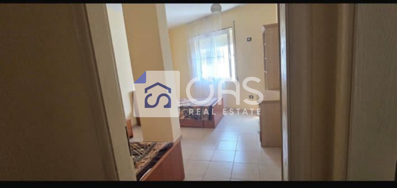 Jepet me qera apartament 2+1 tek Liqeni i Thate