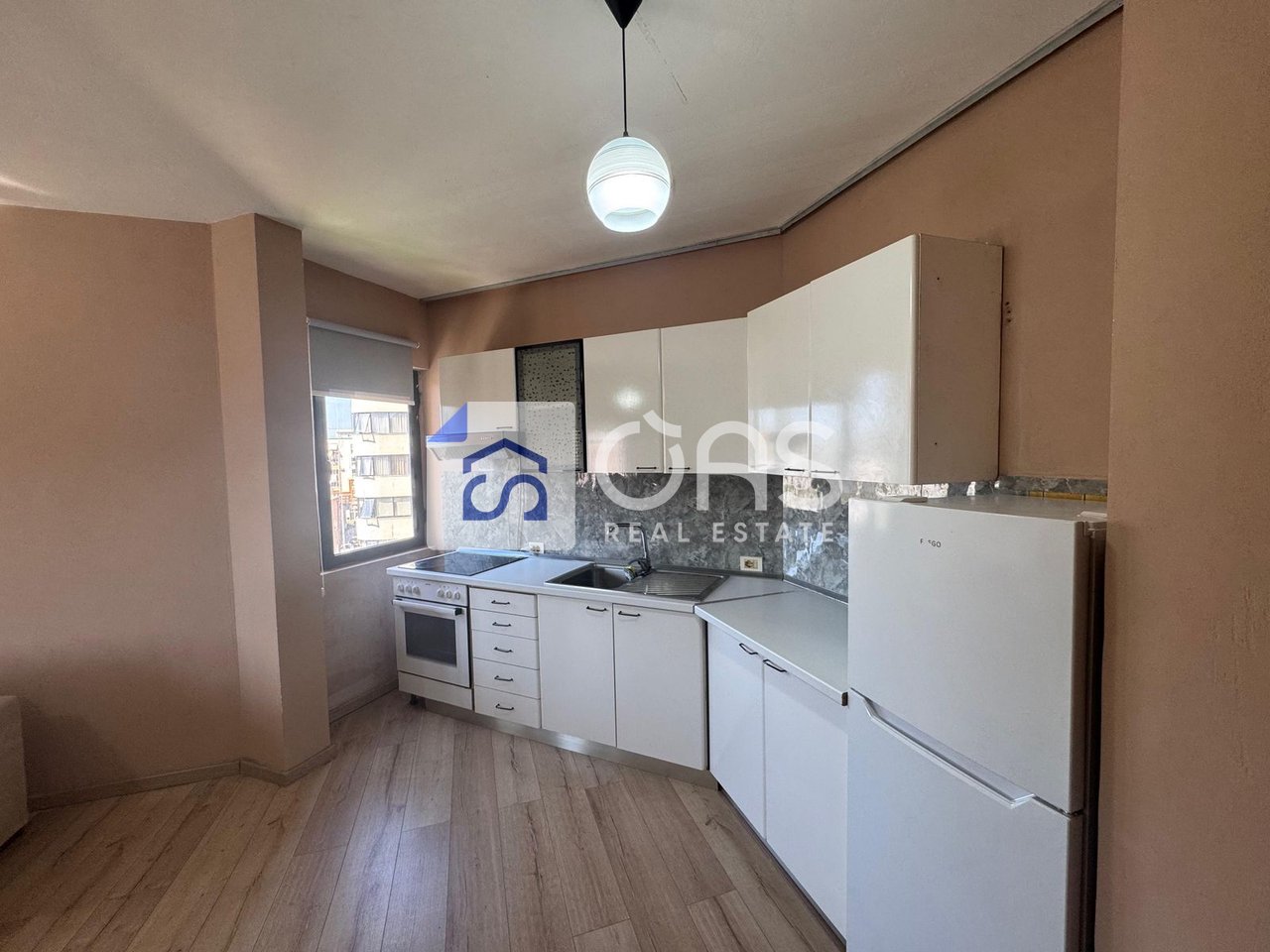 Jepet apartament me qera 1+1 Ish Stacioni Trenit