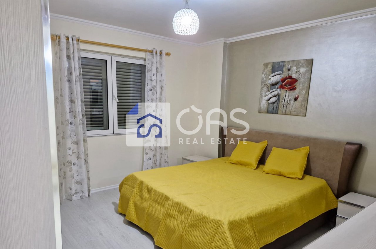 Vendesi appartamento 3+1+2 a Xhamllik