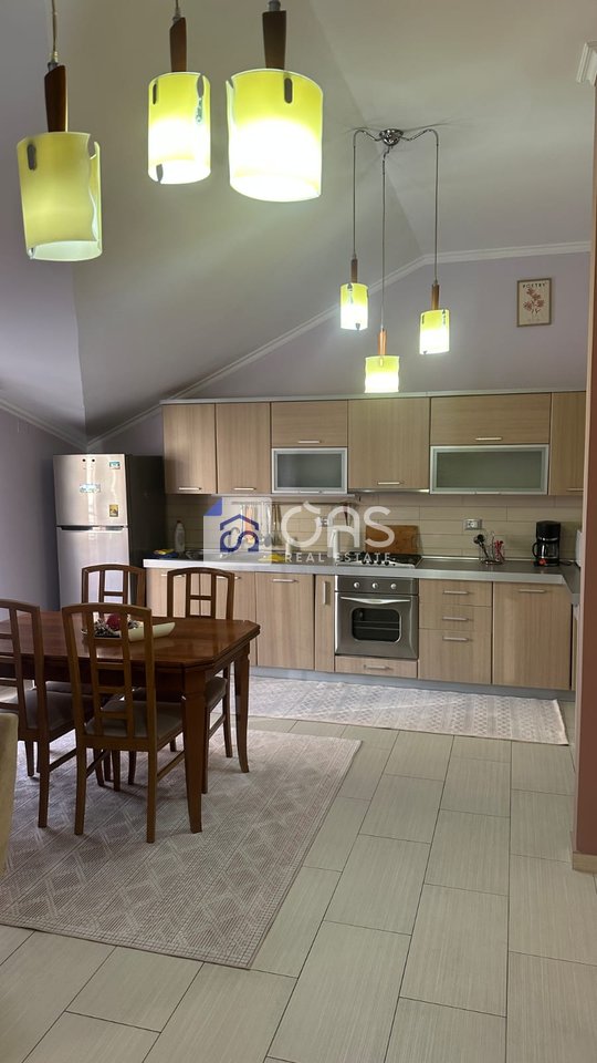 Jepet apartament me qera 3+1 Komuna Parisit