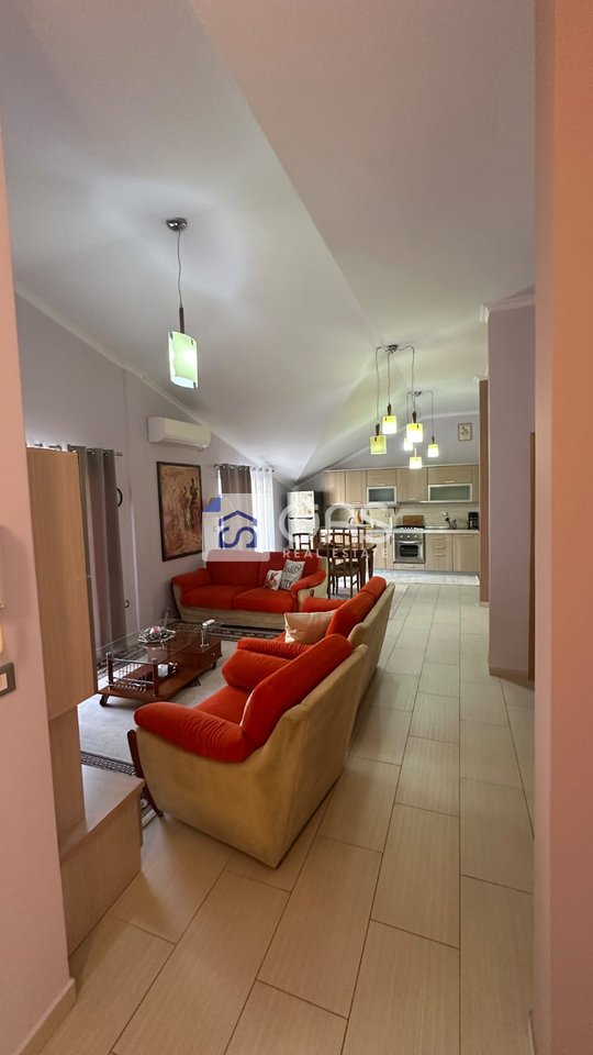 Jepet apartament me qera 3+1 Komuna Parisit