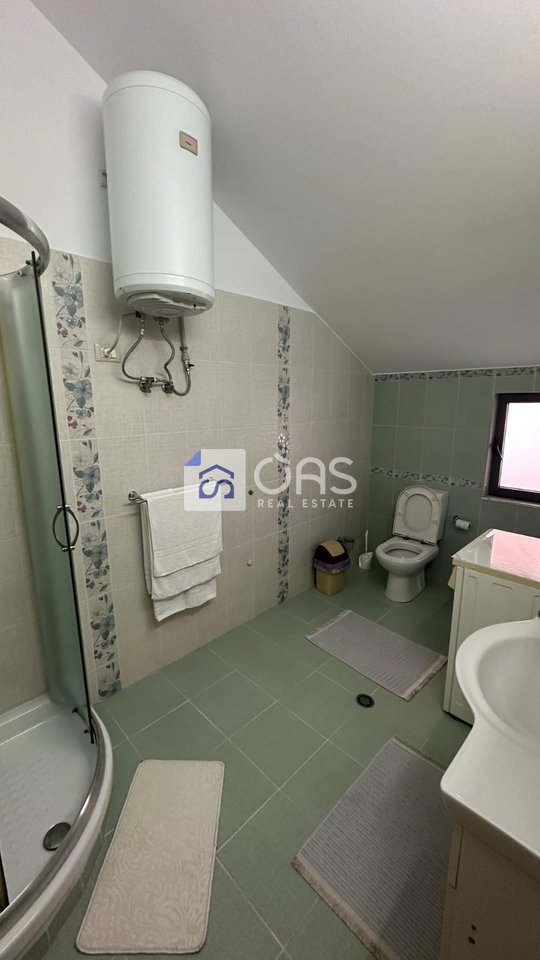 Jepet apartament me qera 3+1 Komuna Parisit