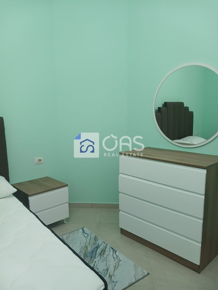 Jepet apartament me qera 1+1 selvia