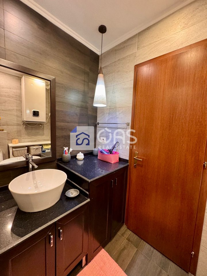 Jepet APARTAMENT me qera 2+1 Rr Kavajes