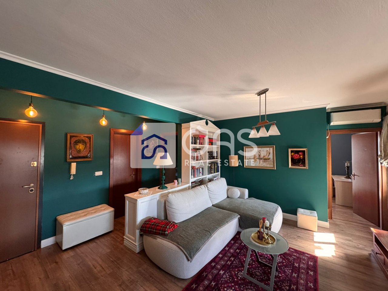 Jepet APARTAMENT me qera 2+1 Rr Kavajes