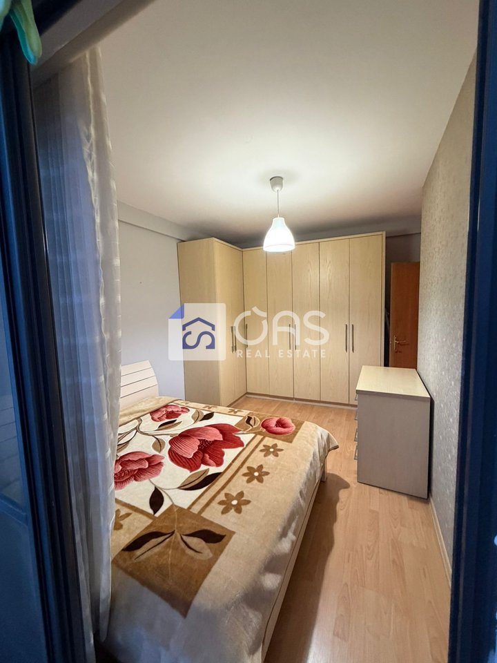 Jepet apartament me qera 2+1 Stacioni Trenit