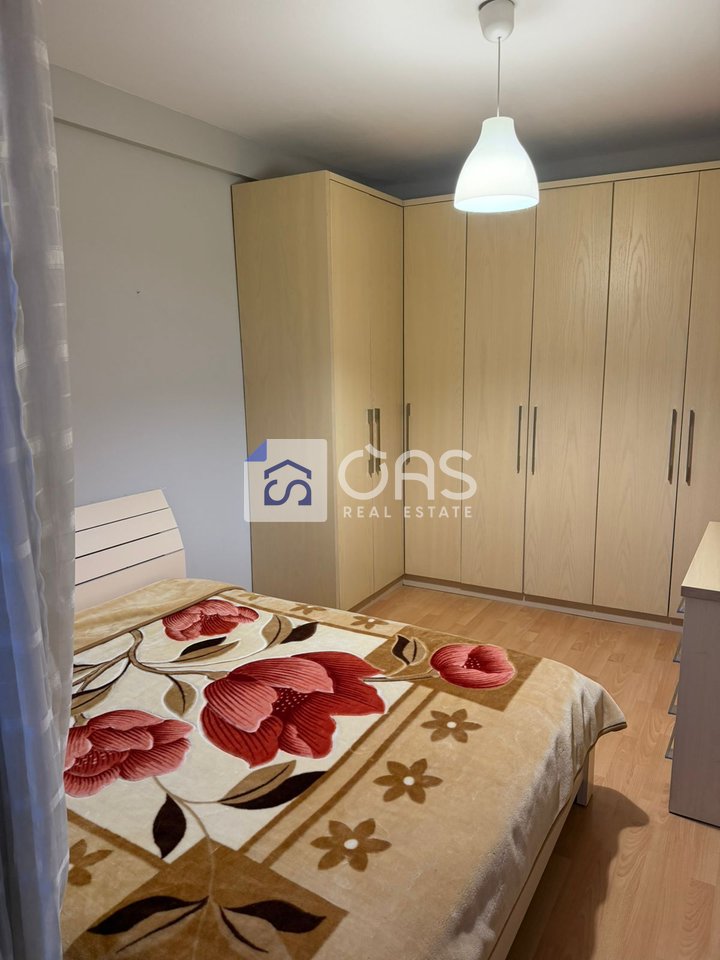 Jepet apartament me qera 2+1 Stacioni Trenit