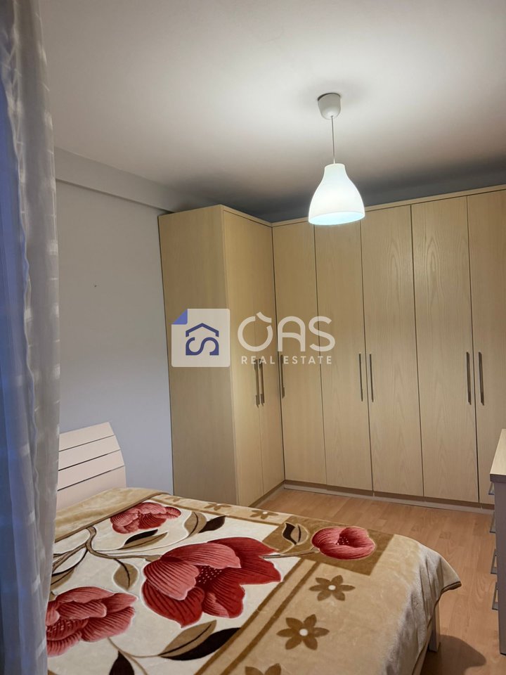 Jepet apartament me qera 2+1 Stacioni Trenit