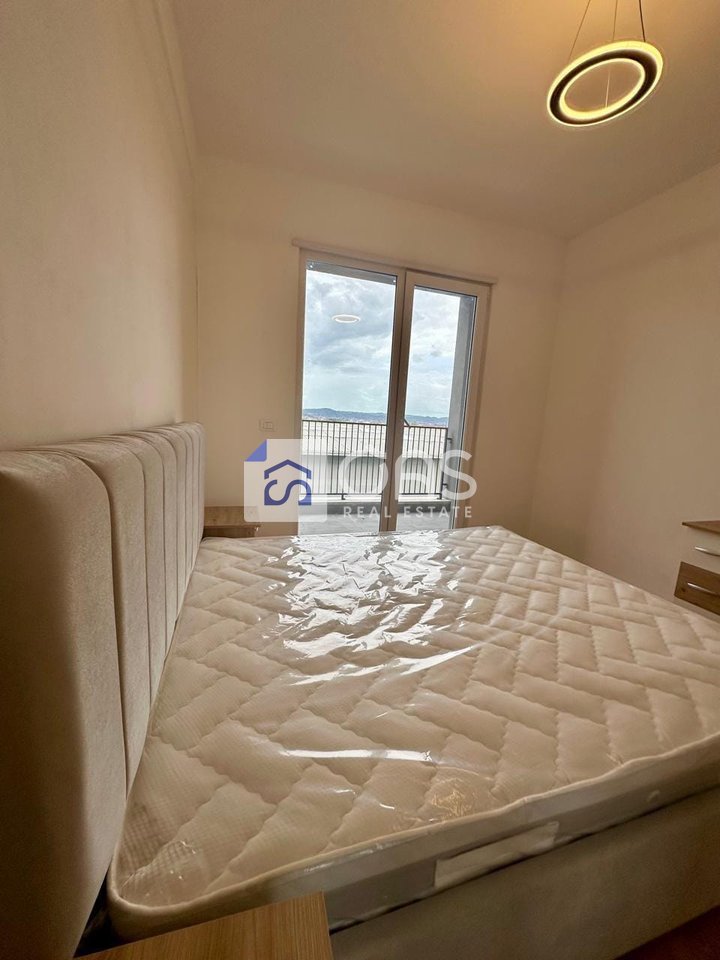 Jepet apartament 2+1 me qera Te Univers City