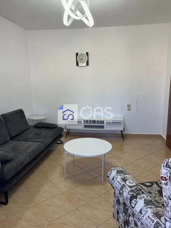 Jepet Apartament me qera 1+1 Ne Porcelan