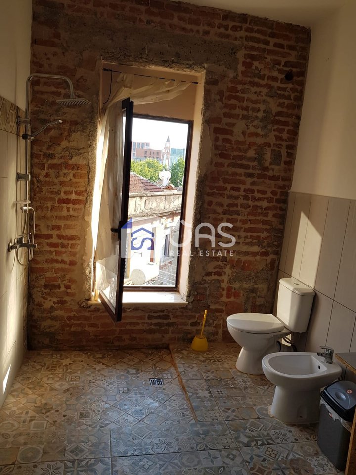 2 serre in affitto in via Durrës