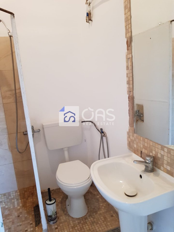 2 serre in affitto in via Durrës