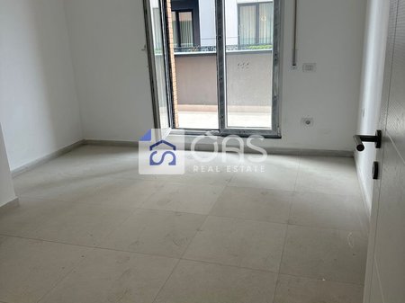 Jepet me qira ambient zyrash Te Bulevardi I Ri