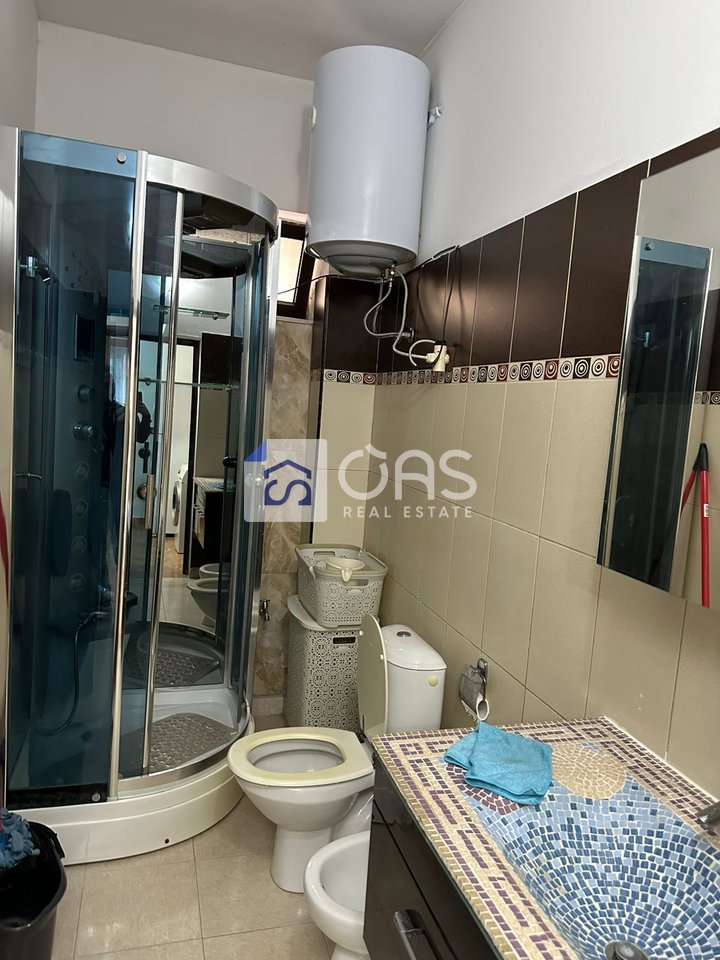 Jepet apartament me qera 1+1 vasil shanto  (cmimi okazion)