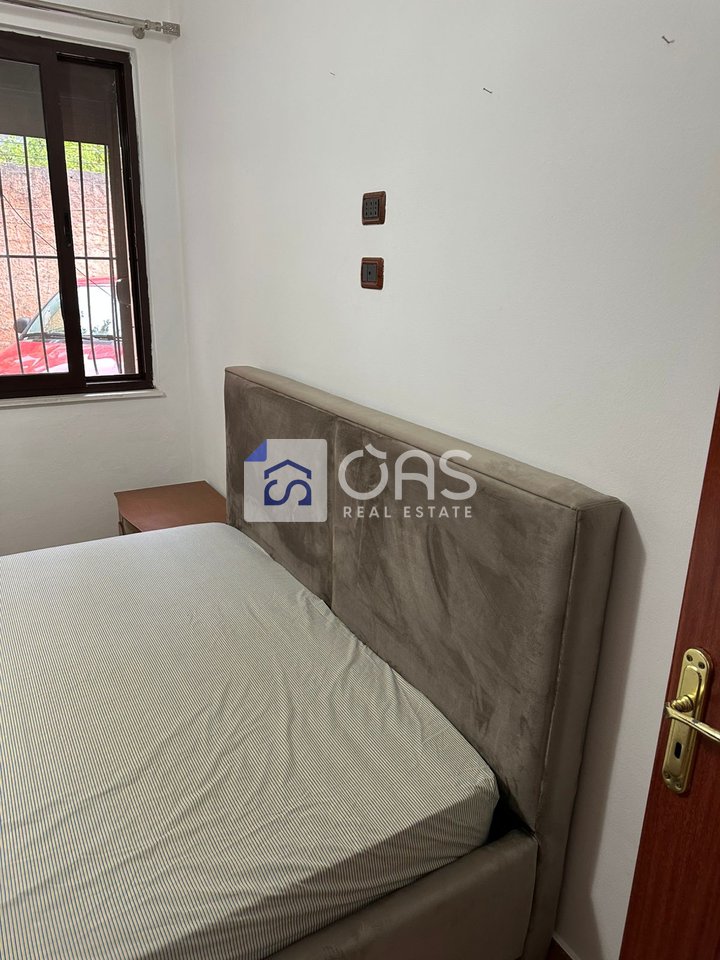 Jepet apartament me qera 1+1 vasil shanto  (cmimi okazion)