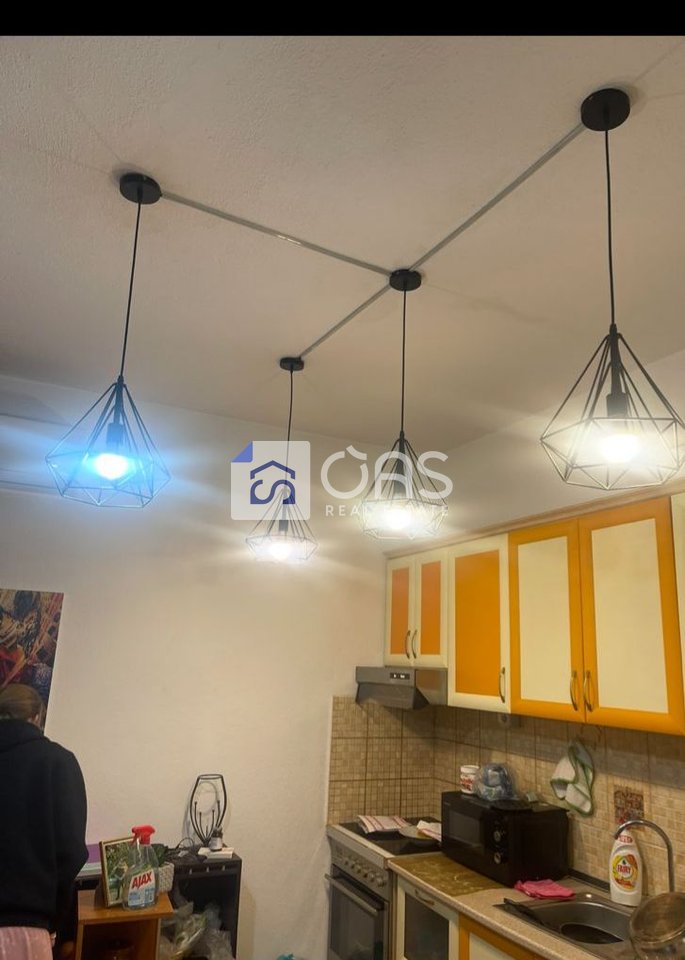 1+1 apartment for rent at Komuna e Parisit