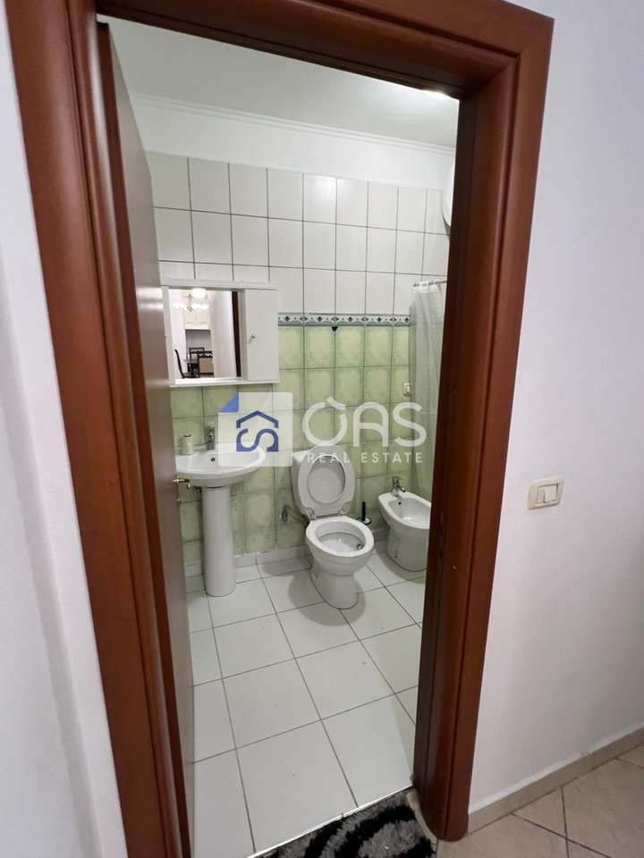 Apartment for rent 2+1 at Komuna e Parisit