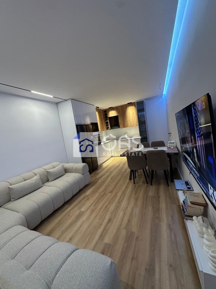 Vendesi Appartamento 2+1 complesso Universcity