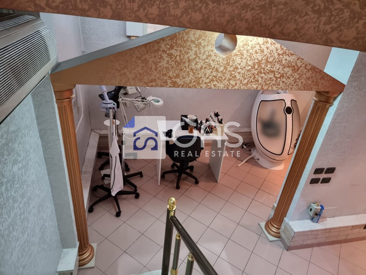 Shitet ambienti per cdo lloj biznesi  rruga e durrsit   (OKAZION)