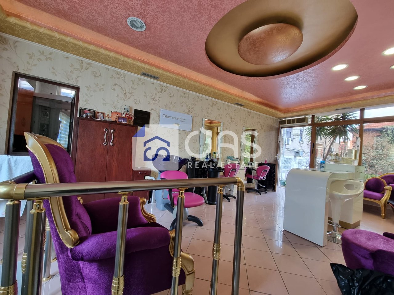 Shitet ambienti per cdo lloj biznesi  rruga e durrsit   (OKAZION)