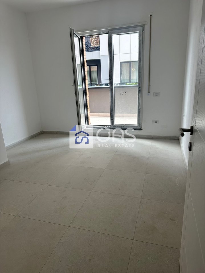 Jepet me qira ambient zyrash Te Bulevardi I Ri