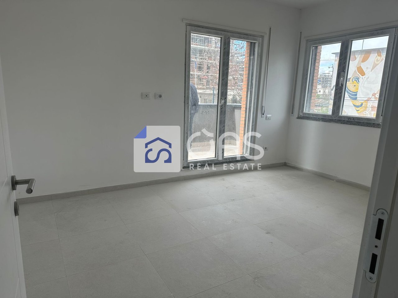 Jepet me qira ambient zyrash Te Bulevardi I Ri