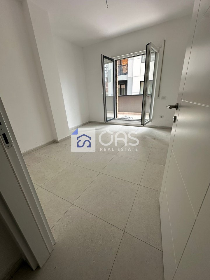 Jepet me qira ambient zyrash Te Bulevardi I Ri