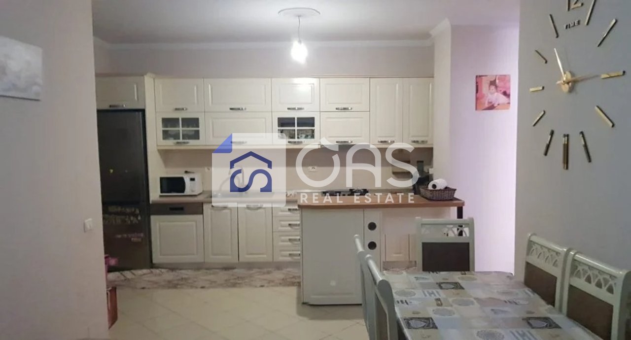 Jepet apartament me qera 2+1 Yzberisht