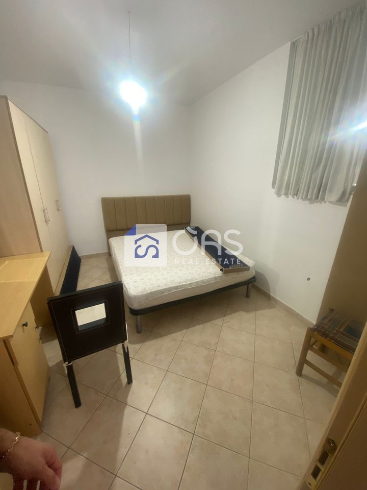 Jepet Apartment me qera 1+1 komuna parisit  (kika 1)