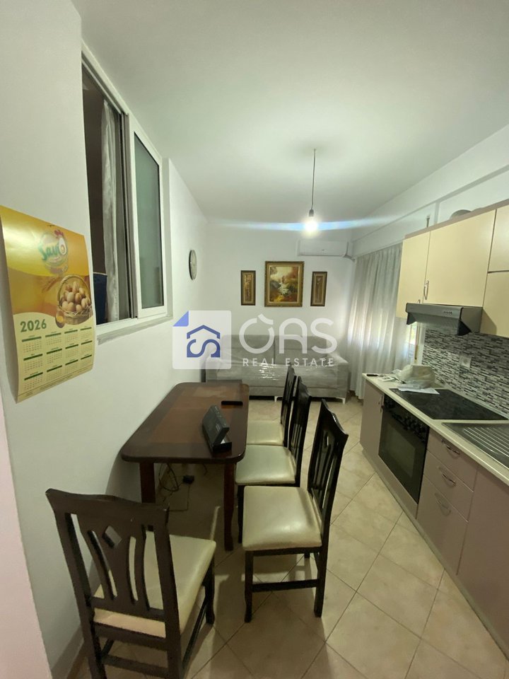 Jepet Apartment me qera 1+1 komuna parisit  (kika 1)