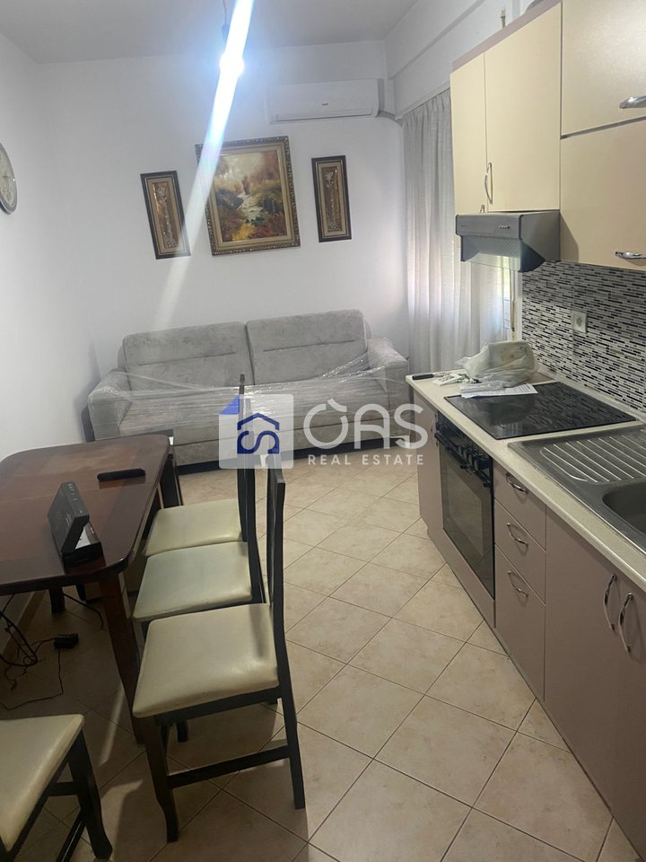 Jepet Apartment me qera 1+1 komuna parisit  (kika 1)