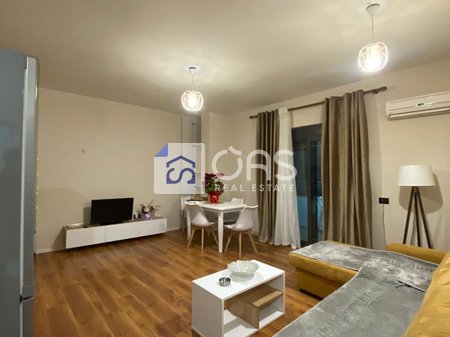 Jepet apartament me qera 1+1 Laprake