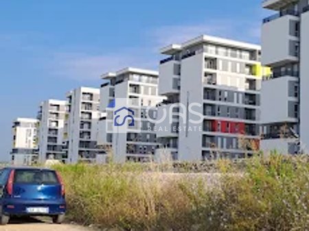 Shitet apartament 2+1 tek Univers City