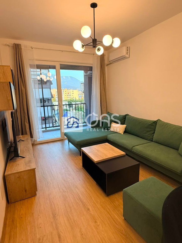 Appartamento 1+1 in affitto a 5 Maj