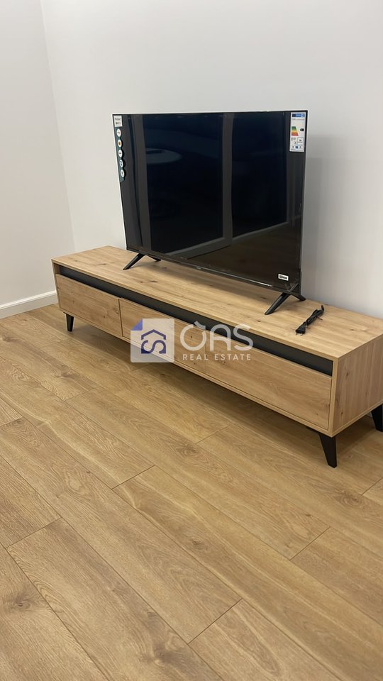 Jepet me qera apartamenti 1+1 Astir