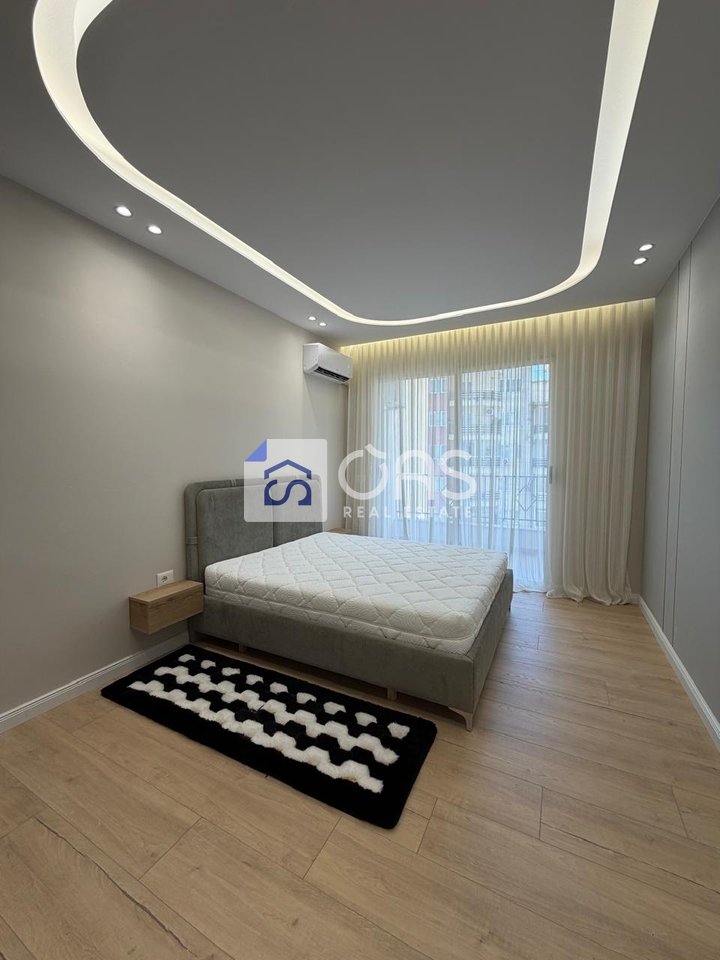 Shitet apartament 2+1 Yzberisht