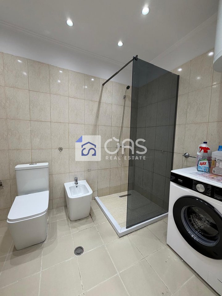 Shitet apartament 2+1 Yzberisht