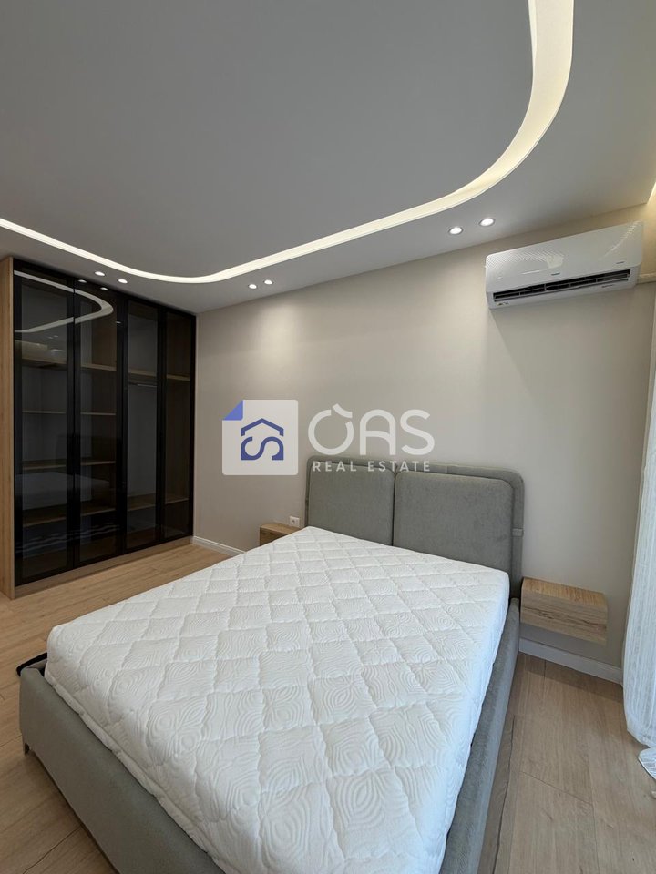 Shitet apartament 2+1 Yzberisht