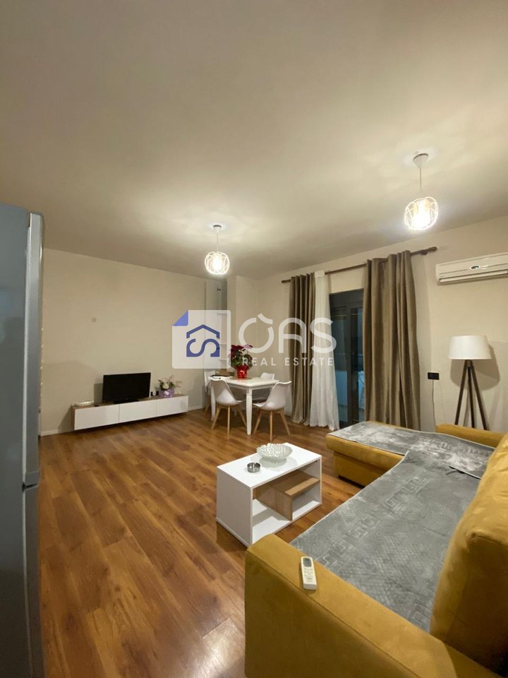 Jepet apartament me qera 1+1 Laprake