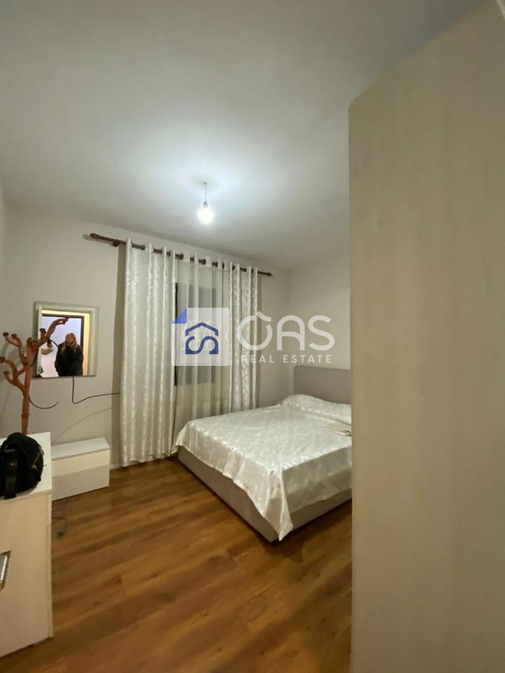 Jepet apartament me qera 1+1 Laprake