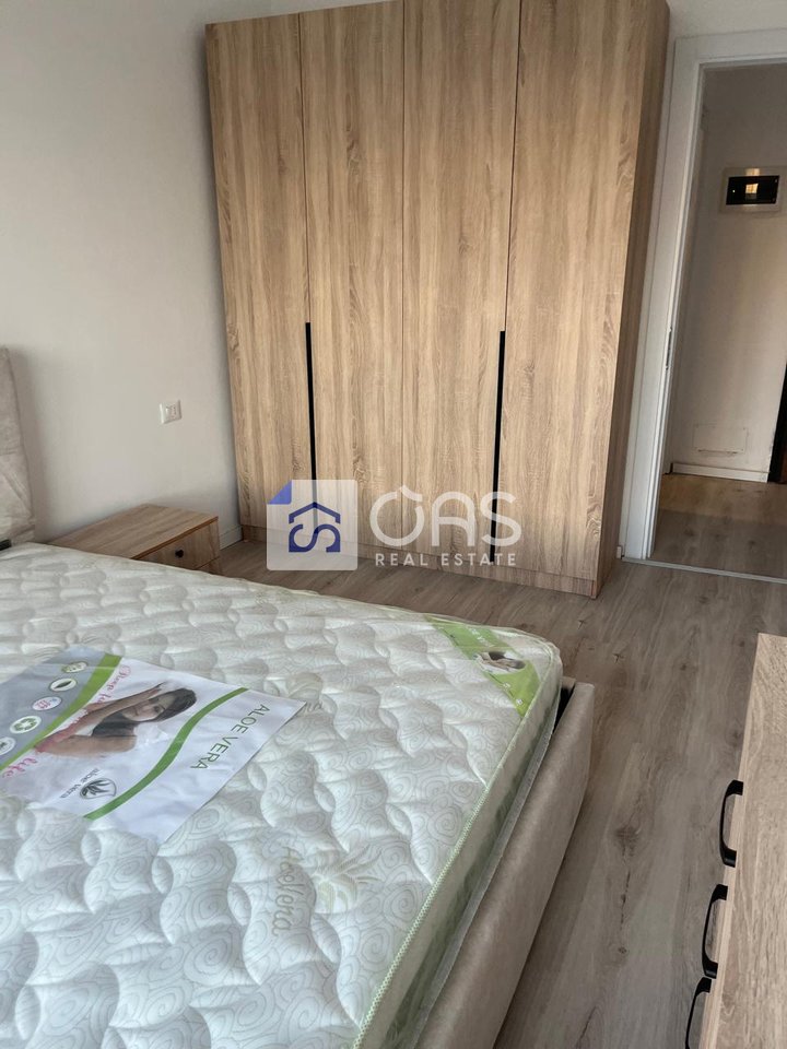 Jepet apartament me qera 1+1 Laprake