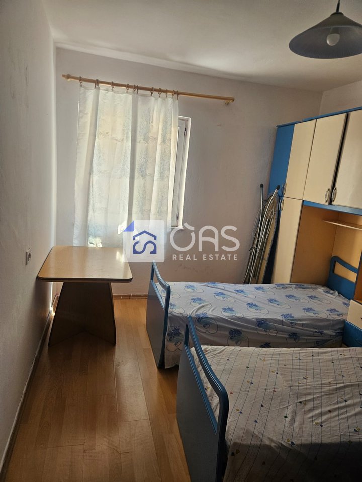 Jepet me qera apartament 1+1 te Shkolla e Baletit