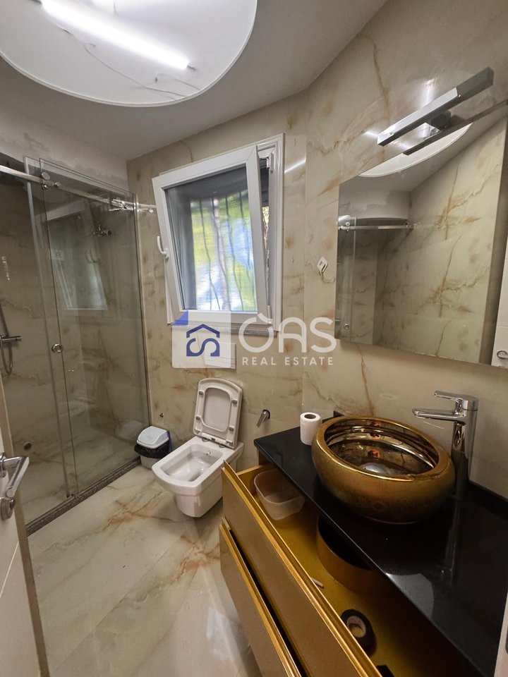 Jepet me qera apartament 2+1 te Liqeni i Thate