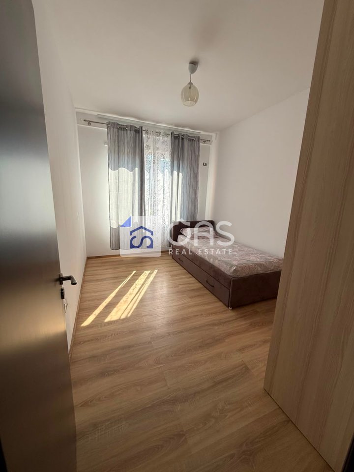 Apartment 2+1 for rent at Tregu Elektrik