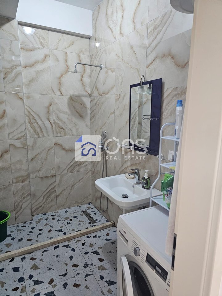 Jepet me qera apartamenti 2+1  Ali Demi Kompleks Mangaleni